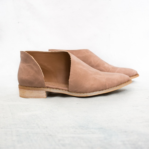 Mi.iM 'Freya' Side Cutout Flats - Picture 6 of 7